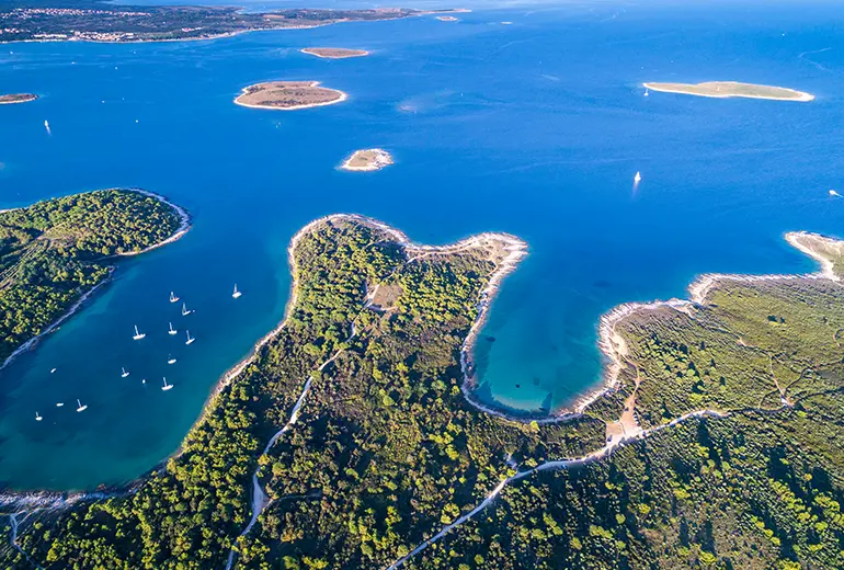 Top 5 Places To Rent A Catamaran In Croatia 1